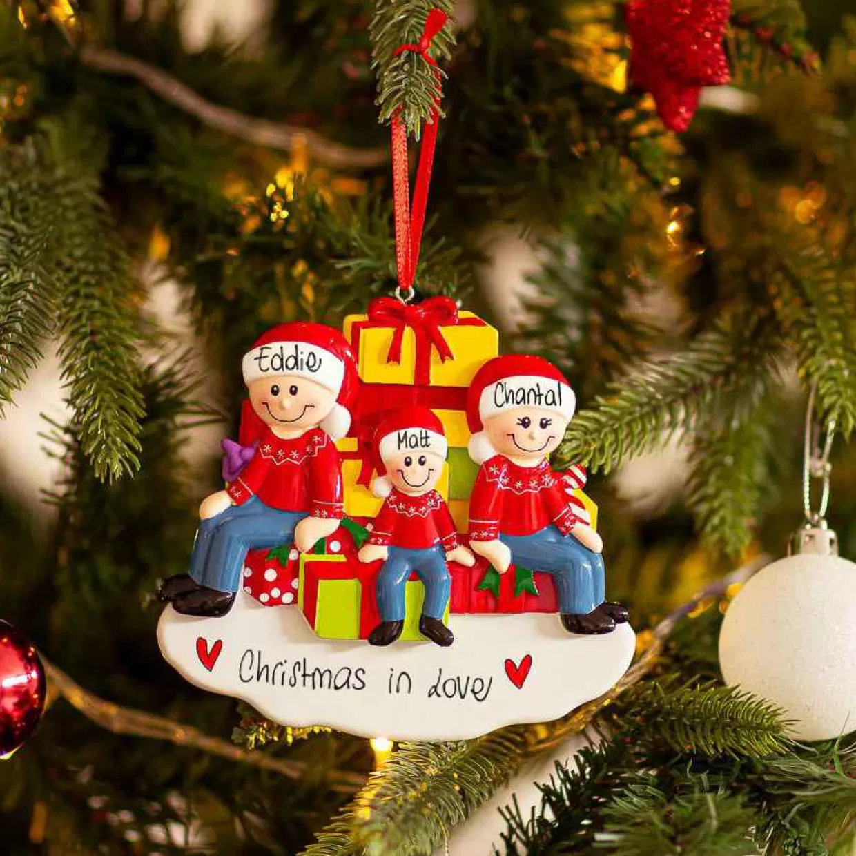 Christmas The Original Sitting On The Gift Boxes In 3 Store